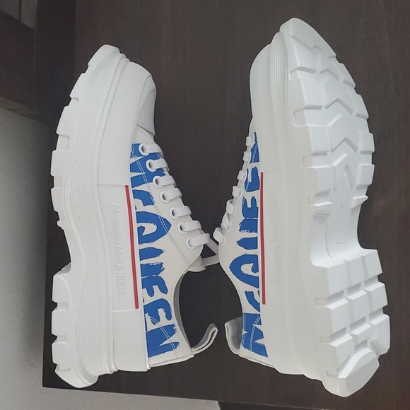 Alexander McQueen Men's Sneakers - Picture 9 of 11